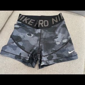 Nike Women's Pro 3" Camo Short